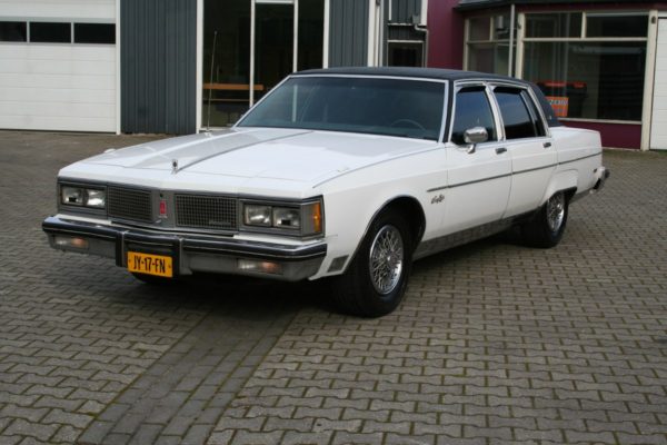 Oldsmobile 5.0-V8 Aut. Ninety Eight Regency, LPG (1983)